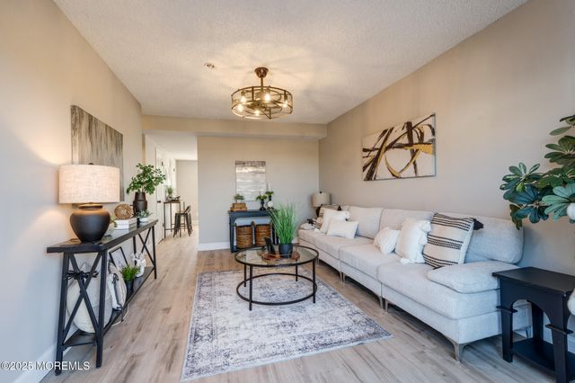 21 Beachway Avenue, Keansburg, NJ 07734