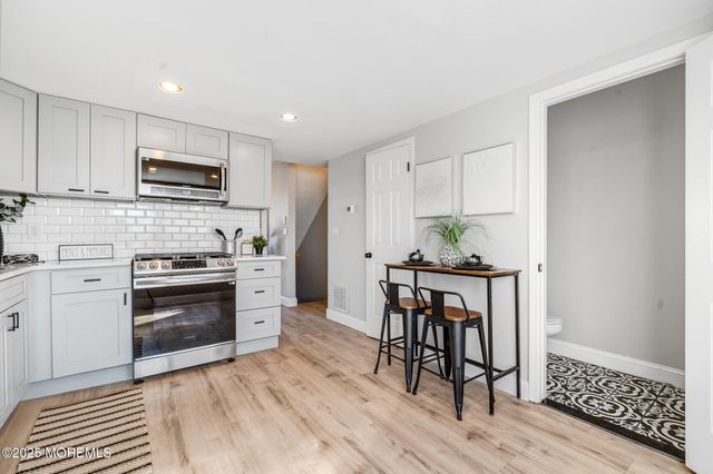 21 Beachway Avenue, Keansburg, NJ 07734