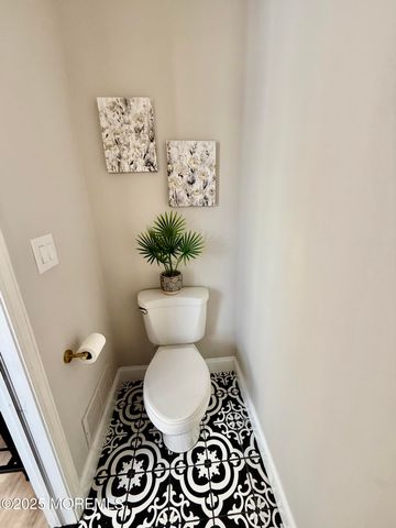 21 Beachway Avenue, Keansburg, NJ 07734