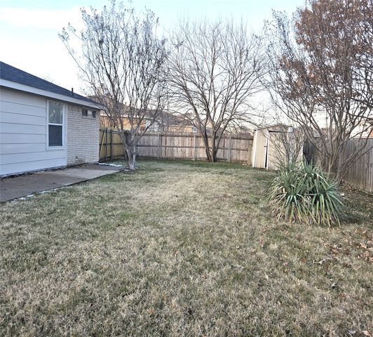 1802 Berkeley Drive, Glenn Heights, TX 75154