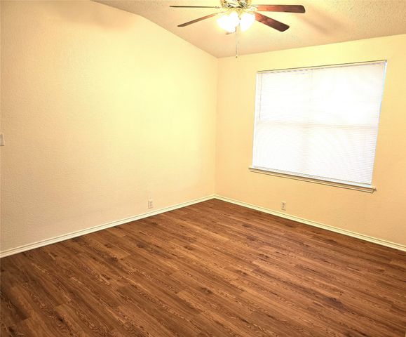 1802 Berkeley Drive, Glenn Heights, TX 75154