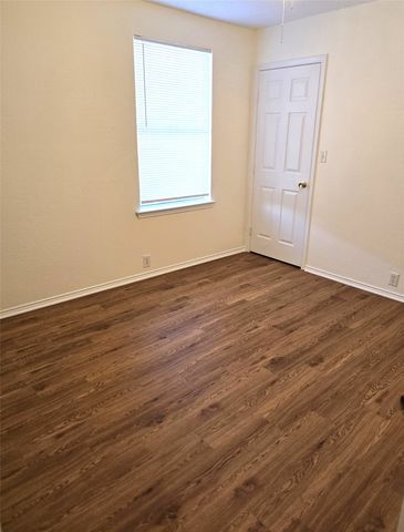 1802 Berkeley Drive, Glenn Heights, TX 75154