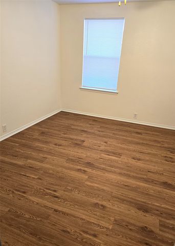 1802 Berkeley Drive, Glenn Heights, TX 75154