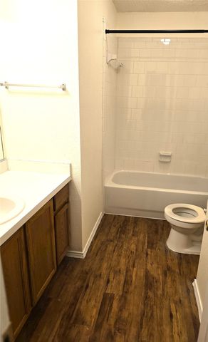 1802 Berkeley Drive, Glenn Heights, TX 75154