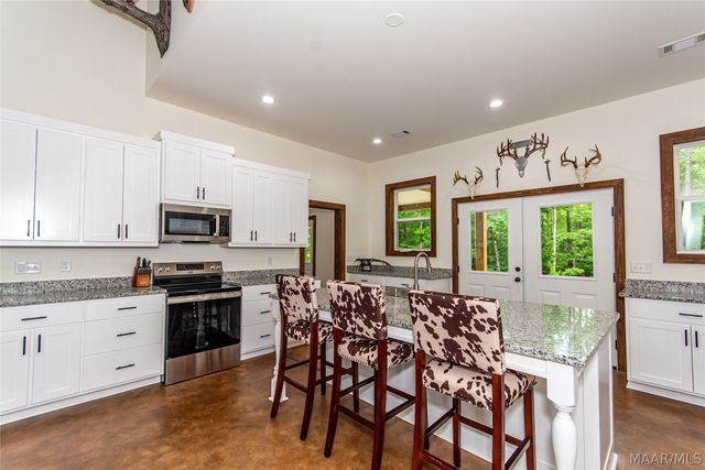 5595 Bradley Road, Wetumpka, AL 36092