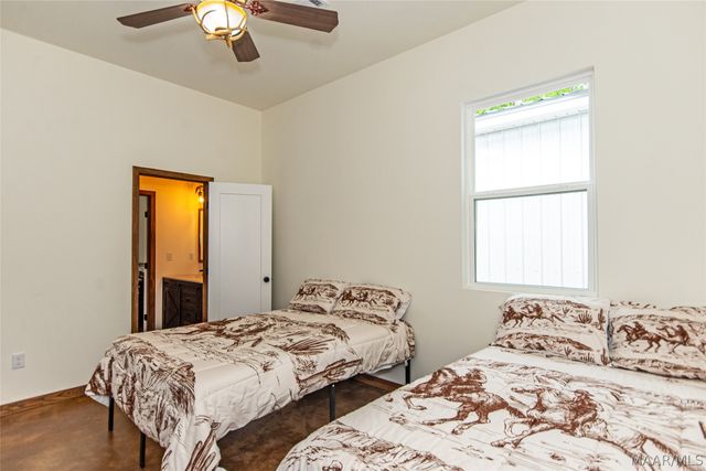 5595 Bradley Road, Wetumpka, AL 36092