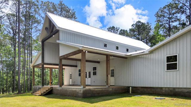 5595 Bradley Road, Wetumpka, AL 36092