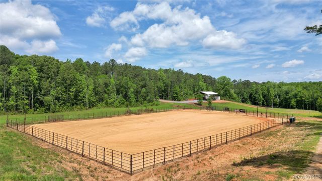 5595 Bradley Road, Wetumpka, AL 36092