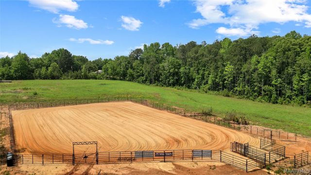 5595 Bradley Road, Wetumpka, AL 36092