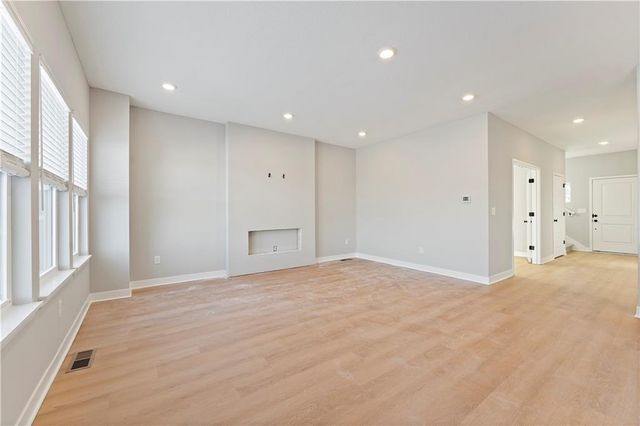 1503 SW Meadowlark Court, Oak Grove, MO 64075