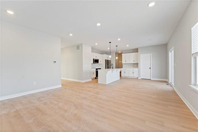 1503 SW Meadowlark Court, Oak Grove, MO 64075