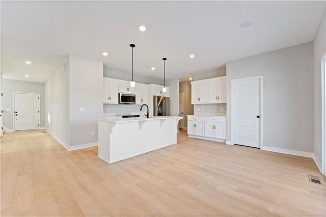 1503 SW Meadowlark Court, Oak Grove, MO 64075