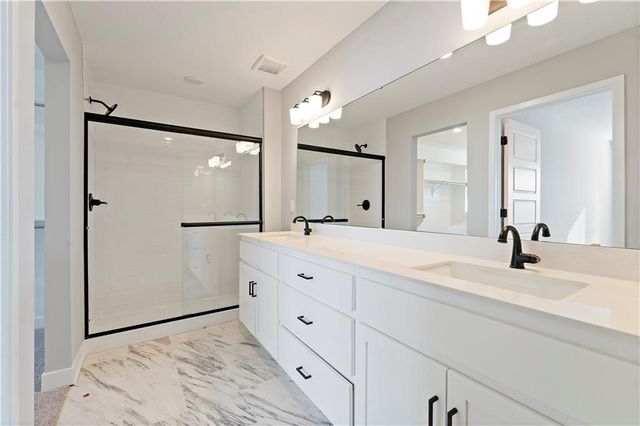 1503 SW Meadowlark Court, Oak Grove, MO 64075