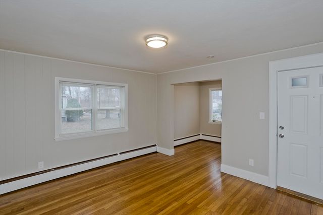 177 Marion St, Chicopee, MA 01013