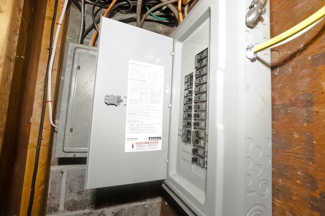 177 Marion St, Chicopee, MA 01013