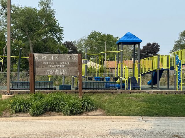805 Norfolk Avenue, Westchester, IL 60154