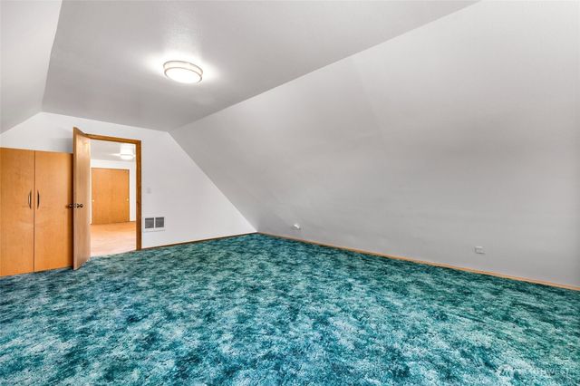 122 Bellflower Road, Bothell, WA 98012