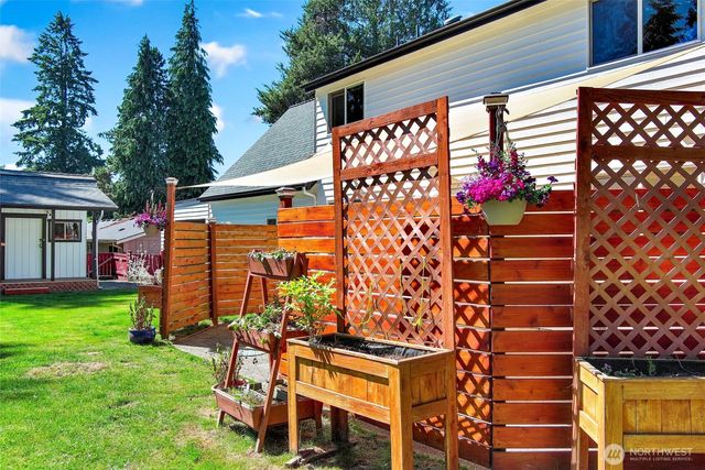 122 Bellflower Road, Bothell, WA 98012
