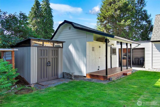 122 Bellflower Road, Bothell, WA 98012