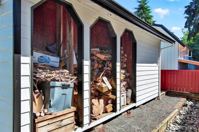122 Bellflower Road, Bothell, WA 98012