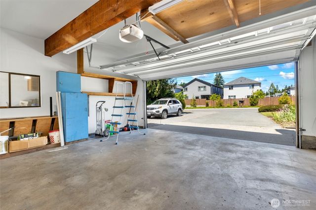 122 Bellflower Road, Bothell, WA 98012