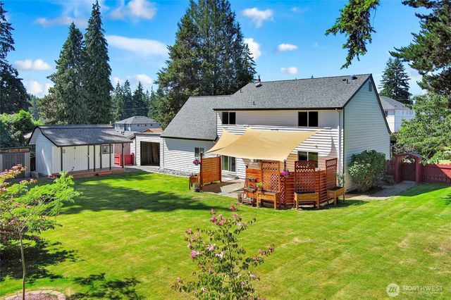 122 Bellflower Road, Bothell, WA 98012