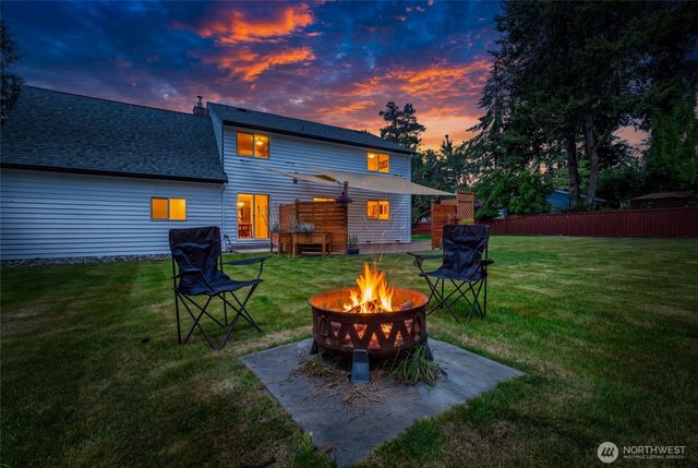 122 Bellflower Road, Bothell, WA 98012
