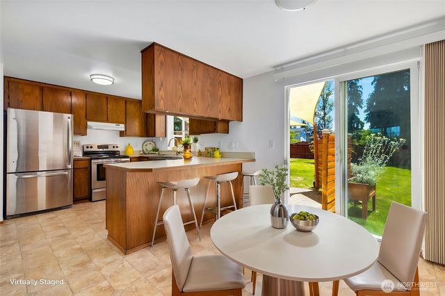 122 Bellflower Road, Bothell, WA 98012