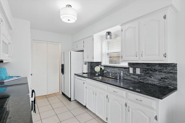 1661 Clydesdale Drive, Lewisville, TX 75067