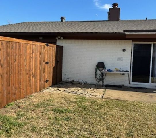 1661 Clydesdale Drive, Lewisville, TX 75067