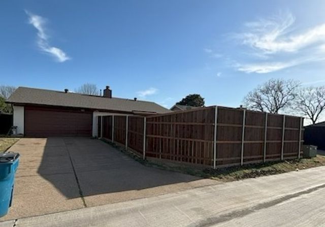 1661 Clydesdale Drive, Lewisville, TX 75067