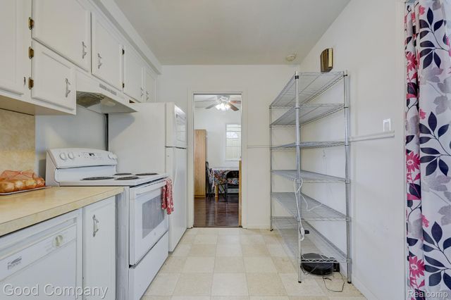 1176 E Kalama Avenue, Madison Heights, MI 48071