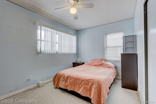 1176 E Kalama Avenue, Madison Heights, MI 48071