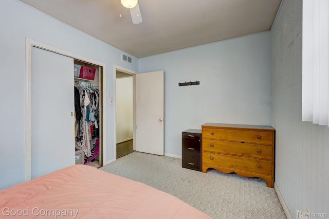 1176 E Kalama Avenue, Madison Heights, MI 48071