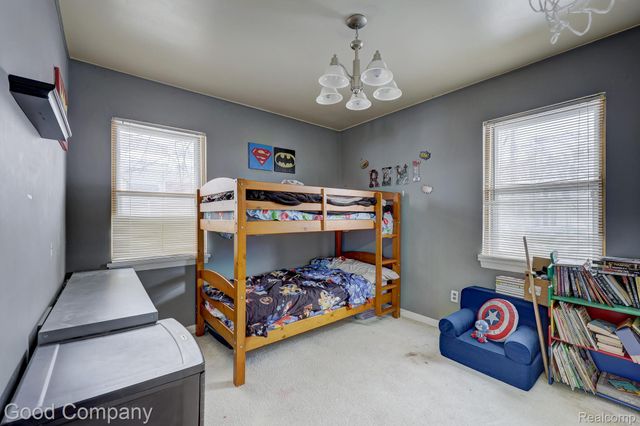 1176 E Kalama Avenue, Madison Heights, MI 48071