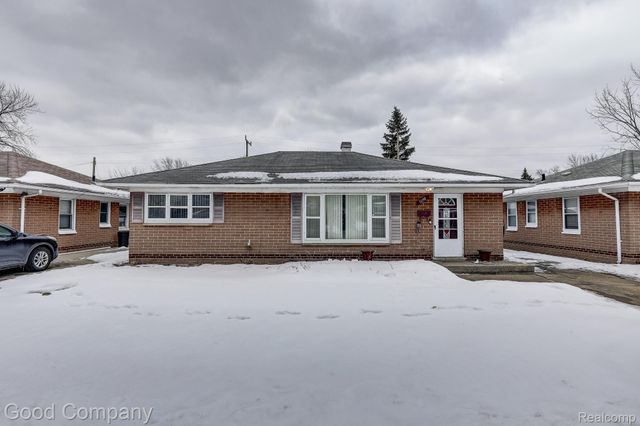 1176 E Kalama Avenue, Madison Heights, MI 48071