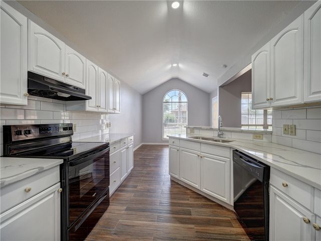 13905 Laffite Dr, Corpus Christi, TX 78418