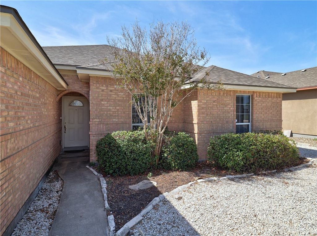 13905 Laffite Dr, Corpus Christi, TX 78418 — photo 2