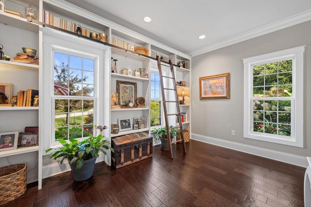 200 Nashotah ROAD, Nashotah, WI 53058