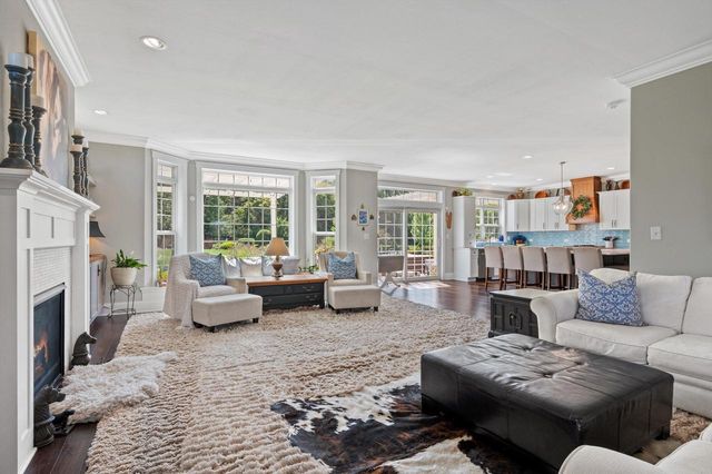 200 Nashotah ROAD, Nashotah, WI 53058