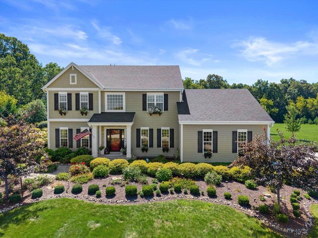 200 Nashotah ROAD, Nashotah, WI 53058