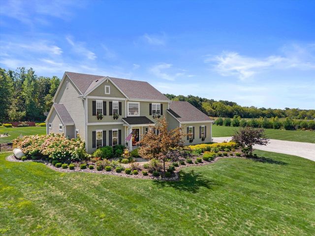 200 Nashotah ROAD, Nashotah, WI 53058