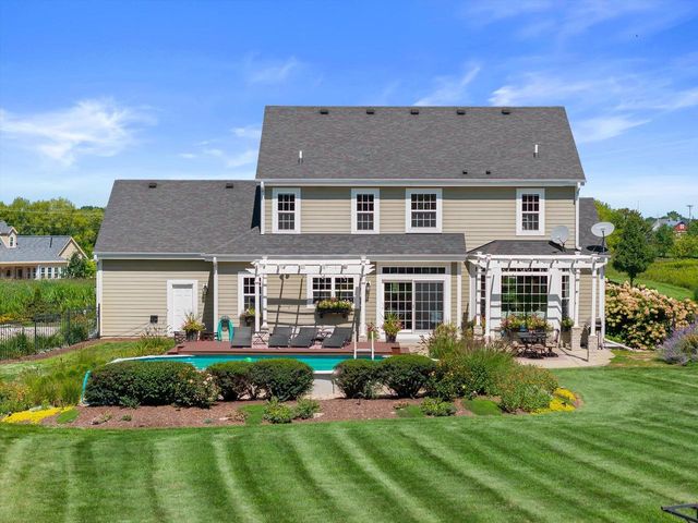 200 Nashotah ROAD, Nashotah, WI 53058