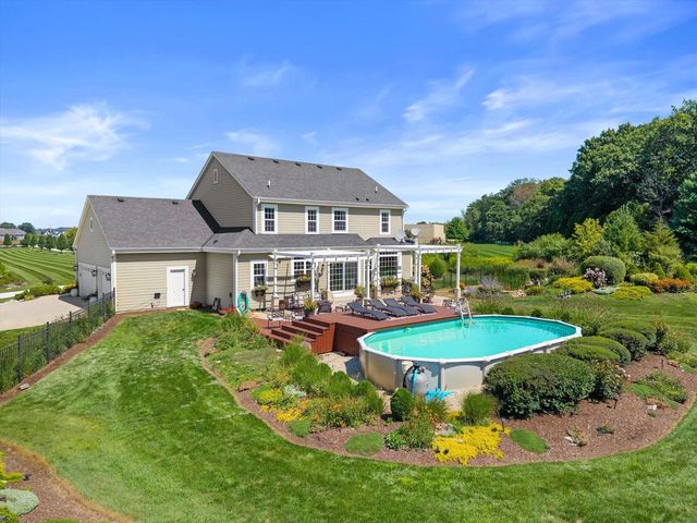 200 Nashotah ROAD, Nashotah, WI 53058