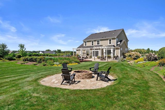 200 Nashotah ROAD, Nashotah, WI 53058
