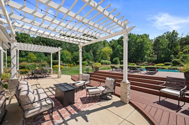 200 Nashotah ROAD, Nashotah, WI 53058