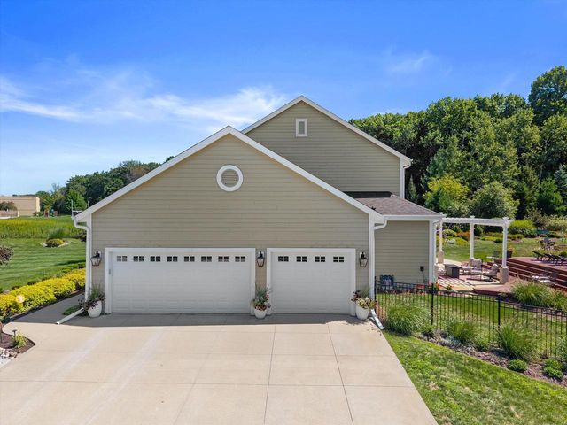 200 Nashotah ROAD, Nashotah, WI 53058