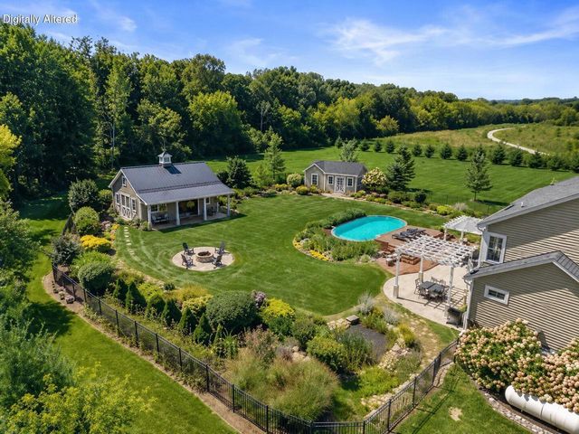 200 Nashotah ROAD, Nashotah, WI 53058