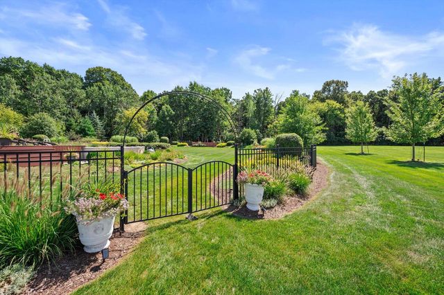 200 Nashotah ROAD, Nashotah, WI 53058