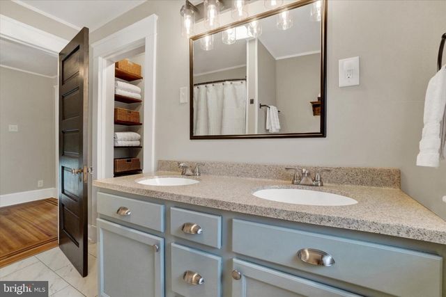 828 S QUEEN ST, York, PA 17403